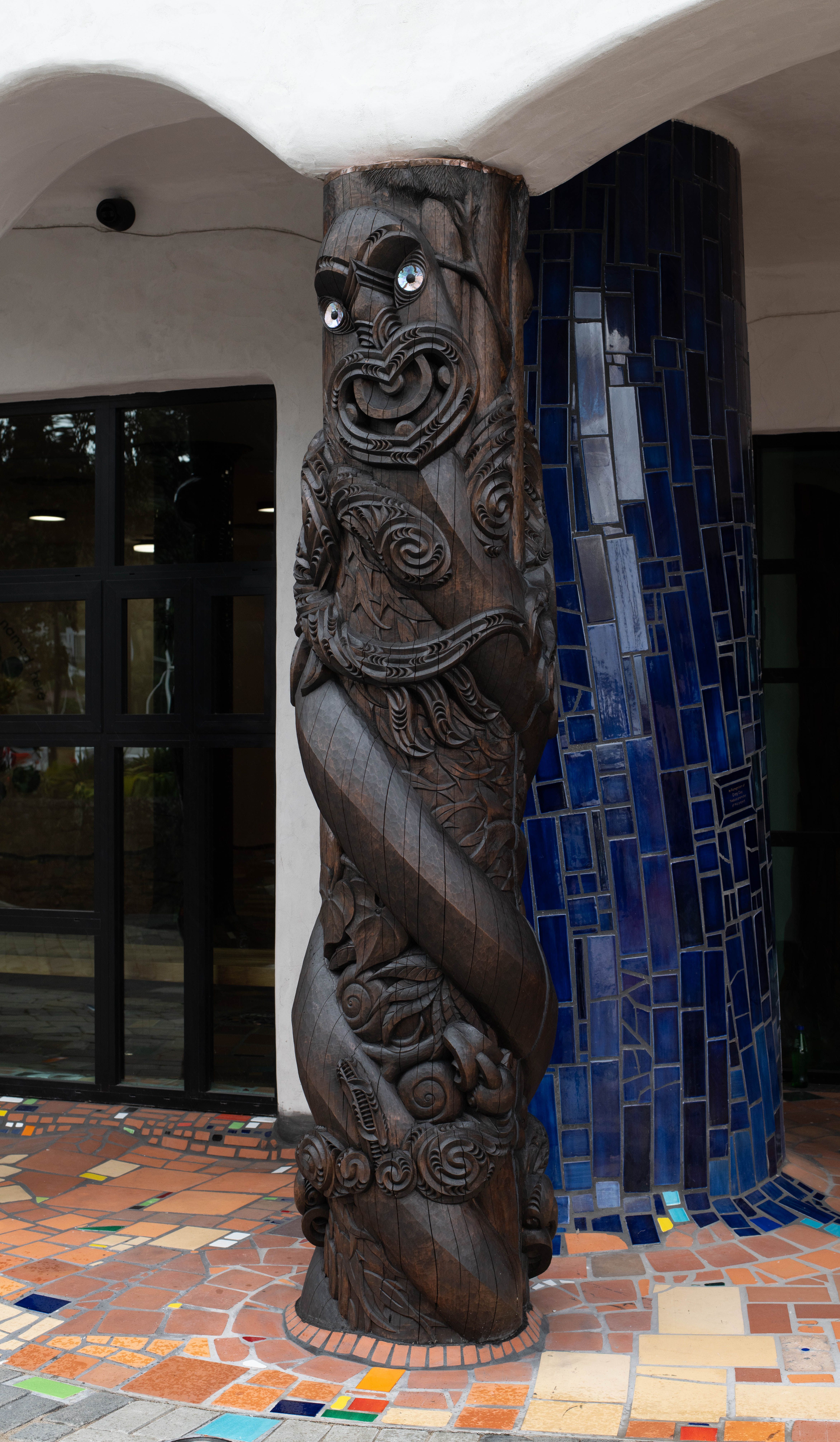 Te Pou Tāhuhu A Kūkupa - Hundertwasser Art Centre